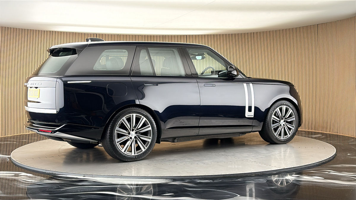 More views of Land Rover Range Rover