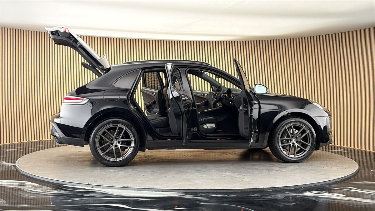 More views of Porsche Macan