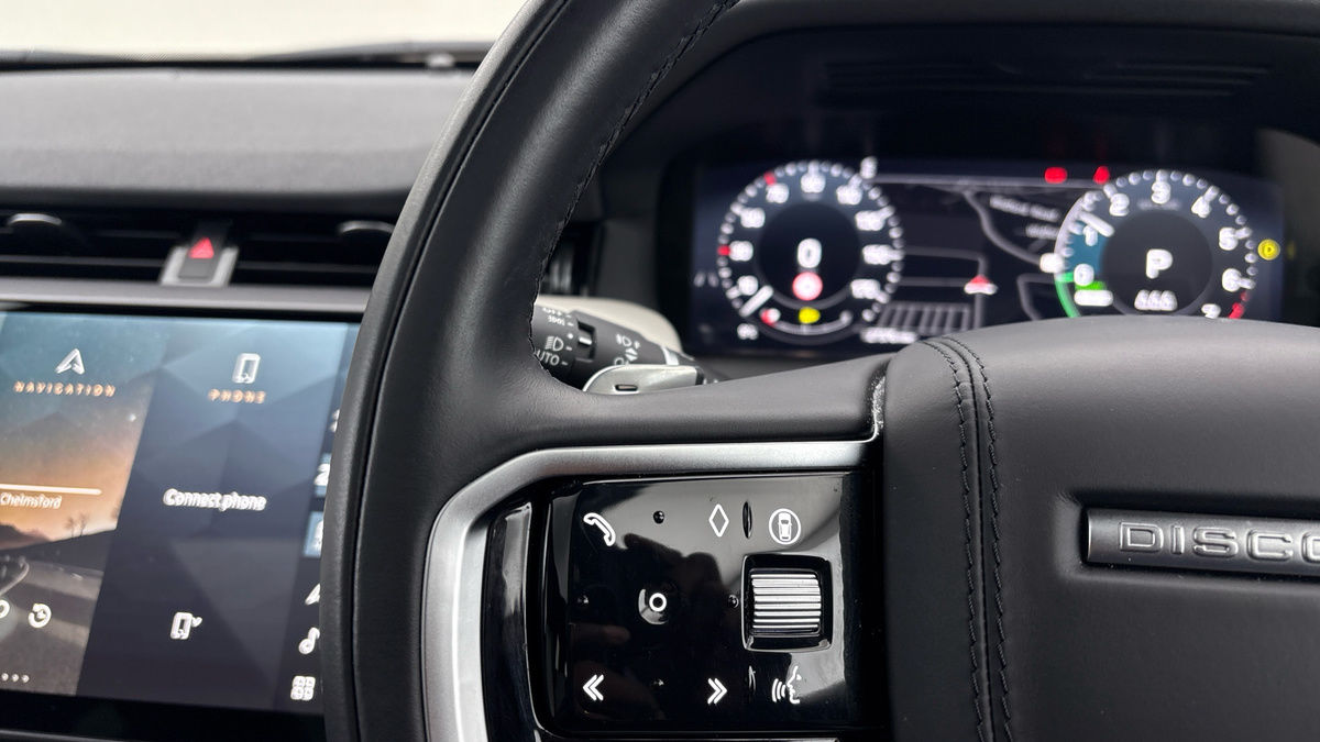 Land Rover Discovery Sport Image 13