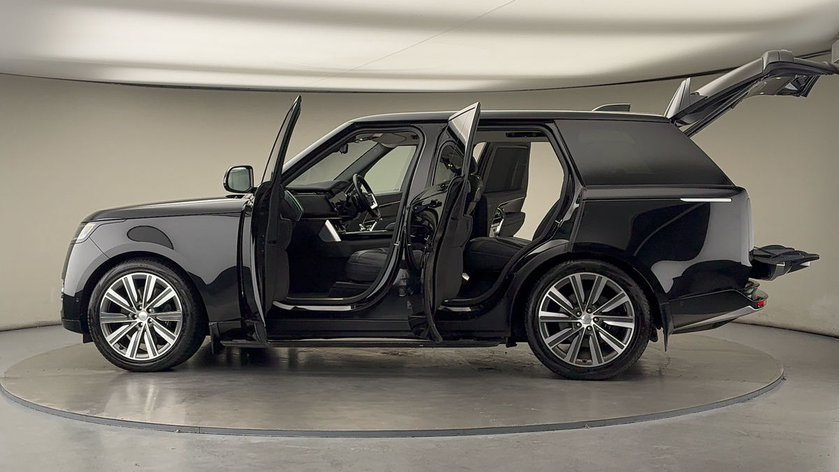 More views of Land Rover Range Rover