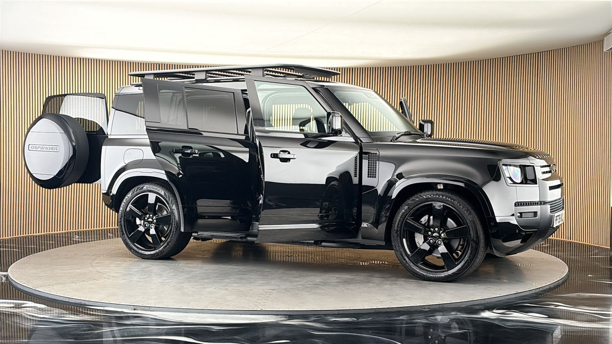 More views of Land Rover Defender 110