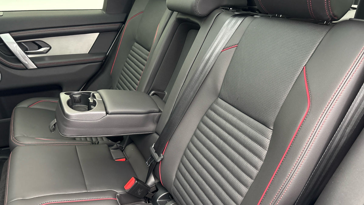 Land Rover Discovery Sport Image 9