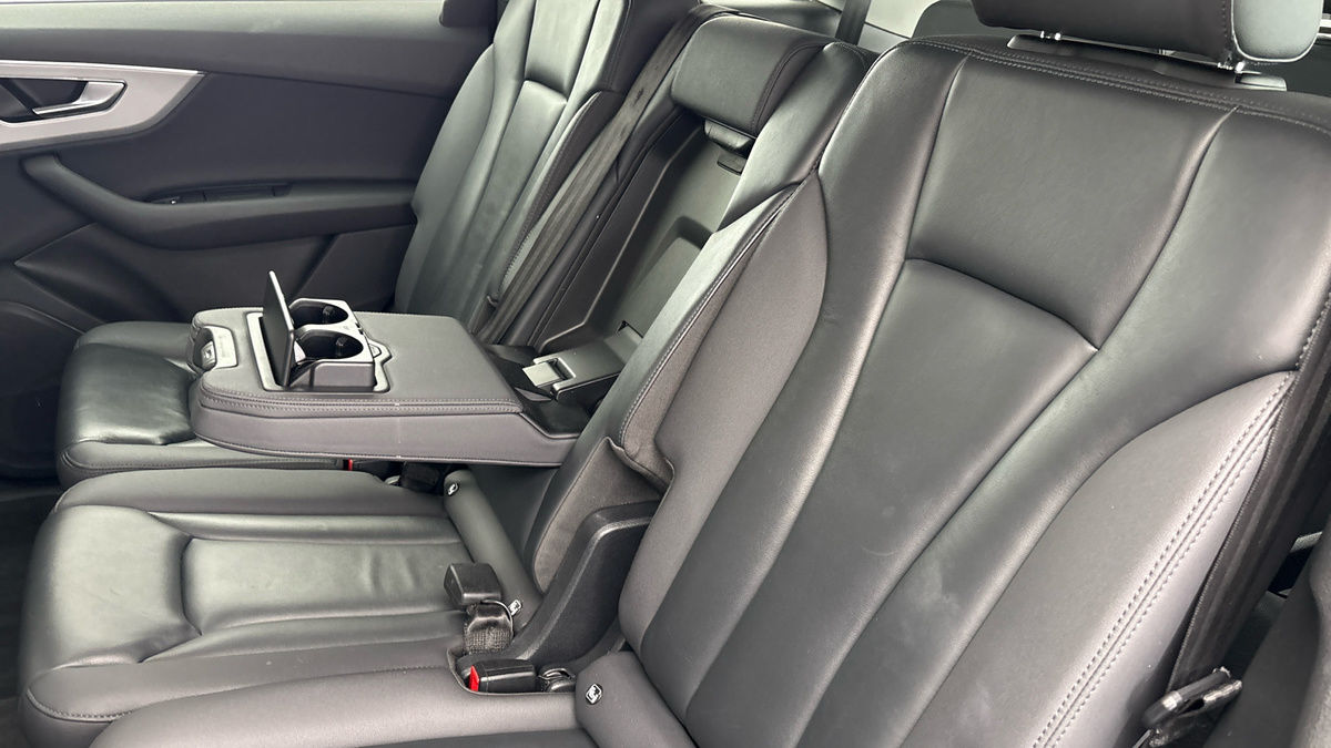 Audi Q7 Image 9
