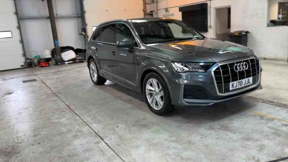 More views of Audi Q7