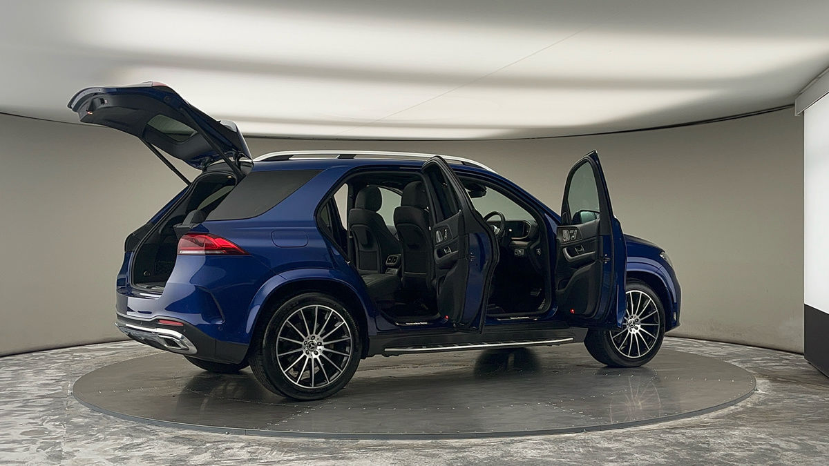 More views of Mercedes-Benz GLE