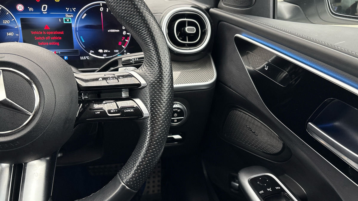 Mercedes-Benz C Class Image 14