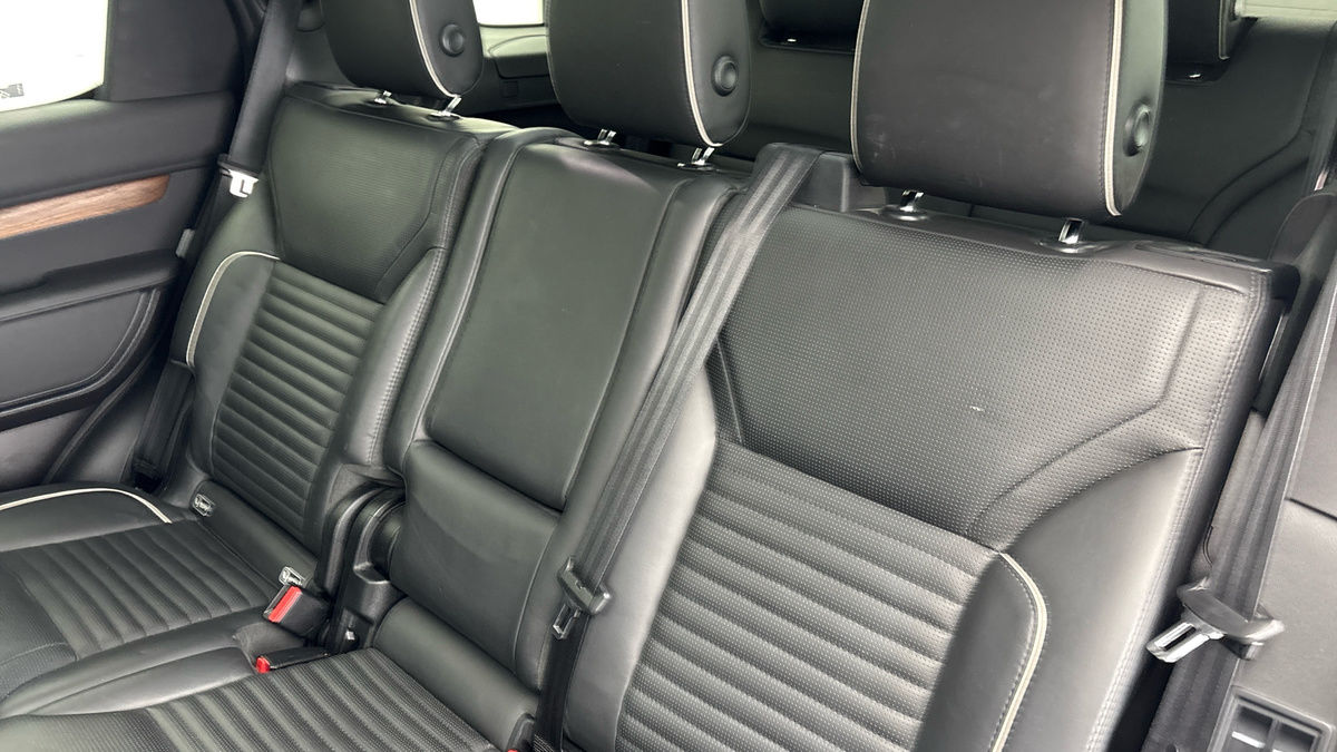 Land Rover Discovery Image 8