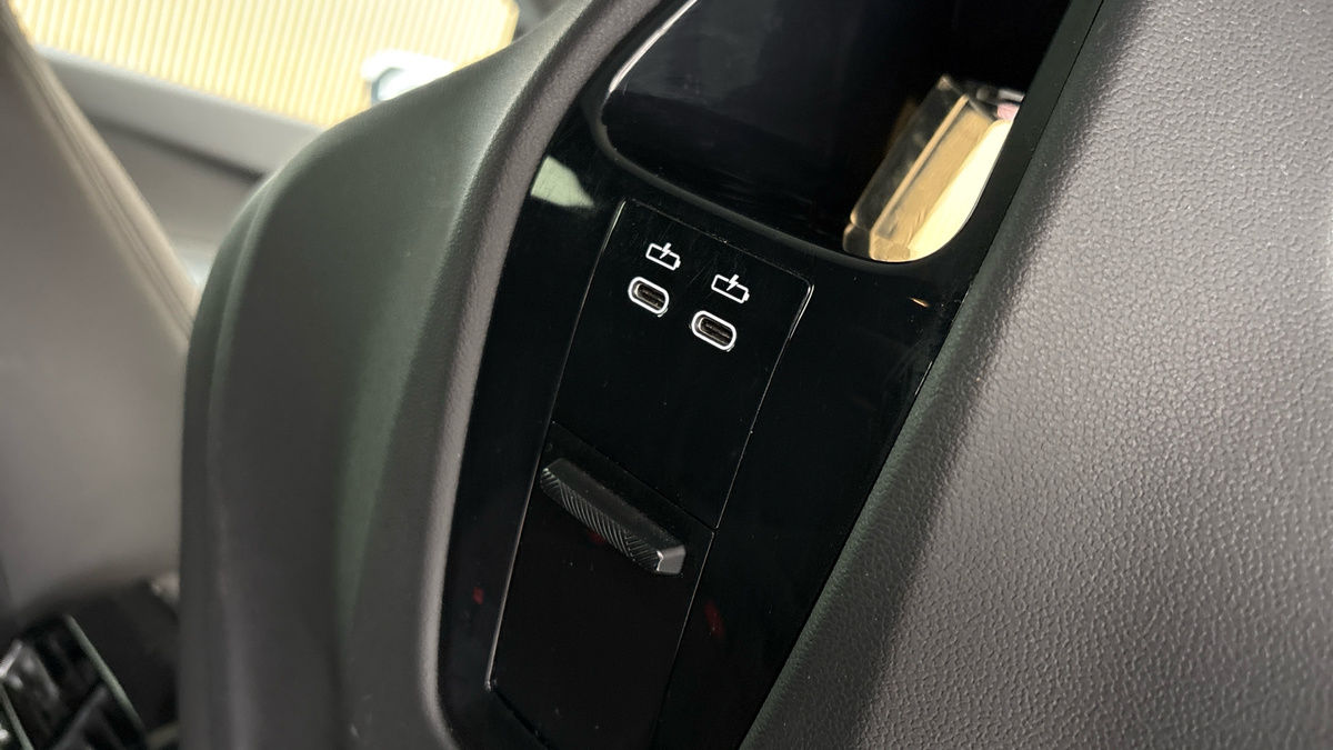 BMW iX Image 31