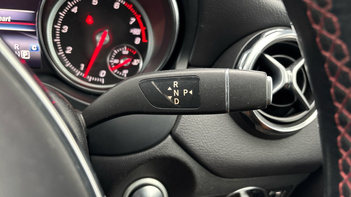 Mercedes-Benz GLA Image 6
