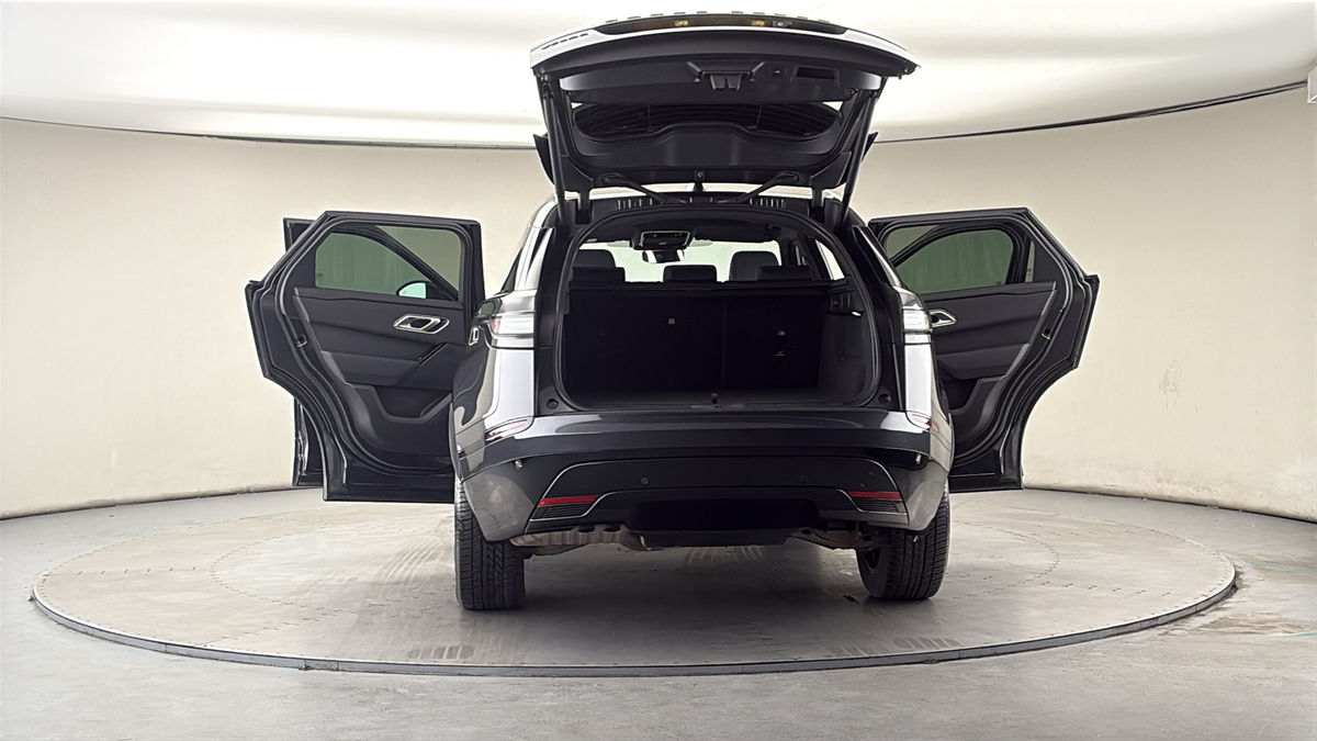 More views of Land Rover Range Rover Velar