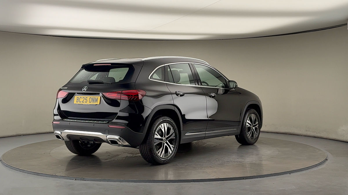 More views of Mercedes-Benz GLA