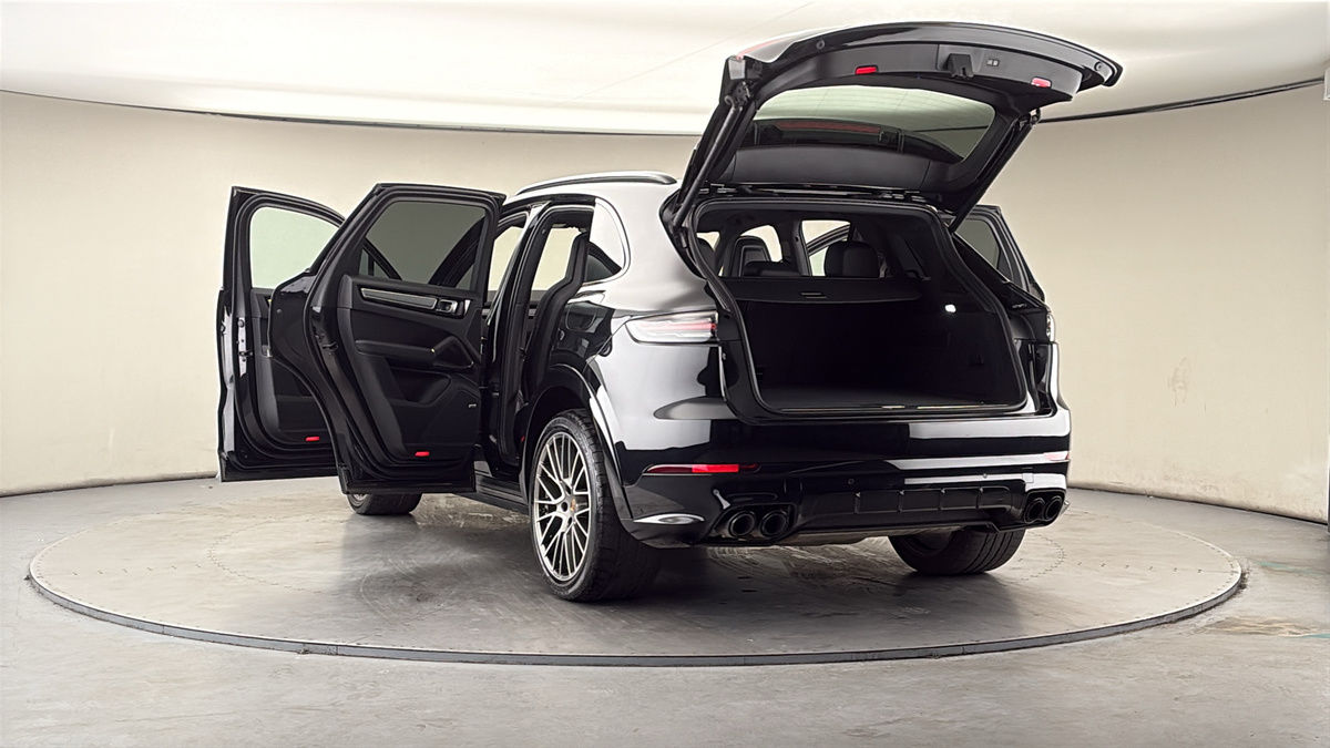 More views of Porsche Cayenne
