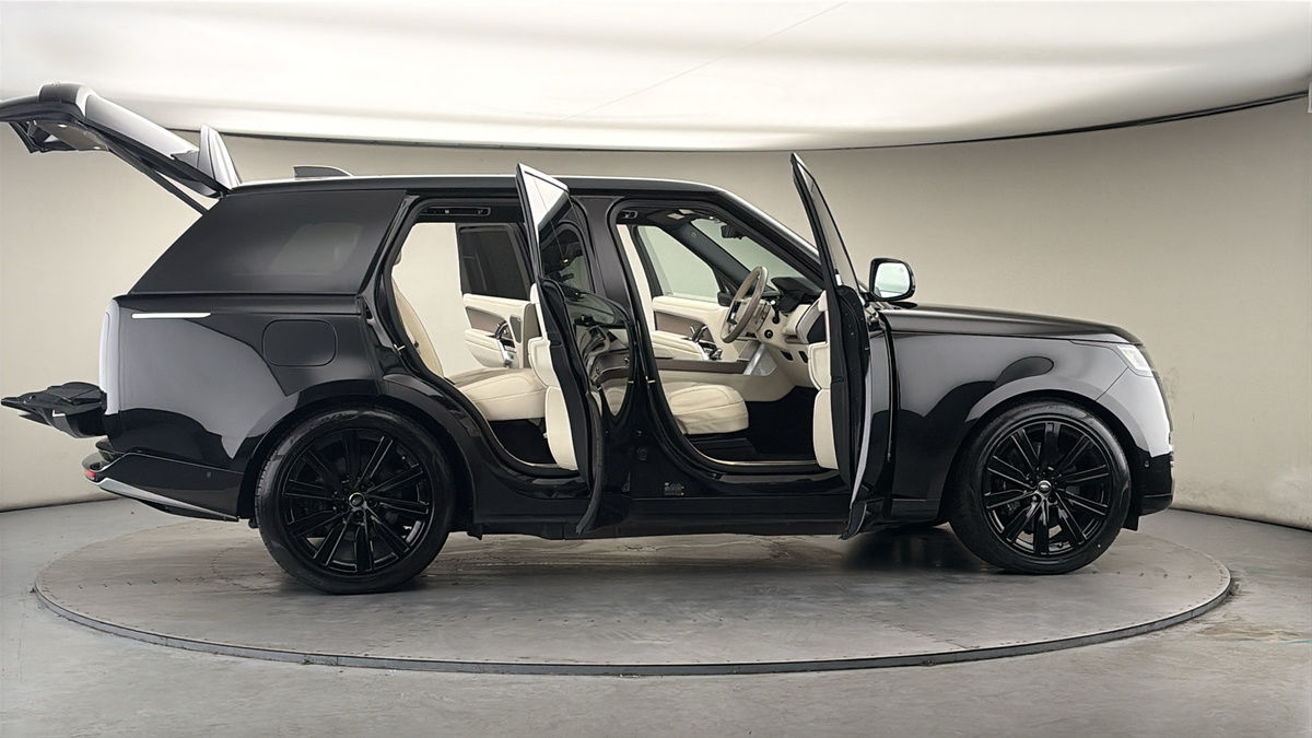 More views of Land Rover Range Rover