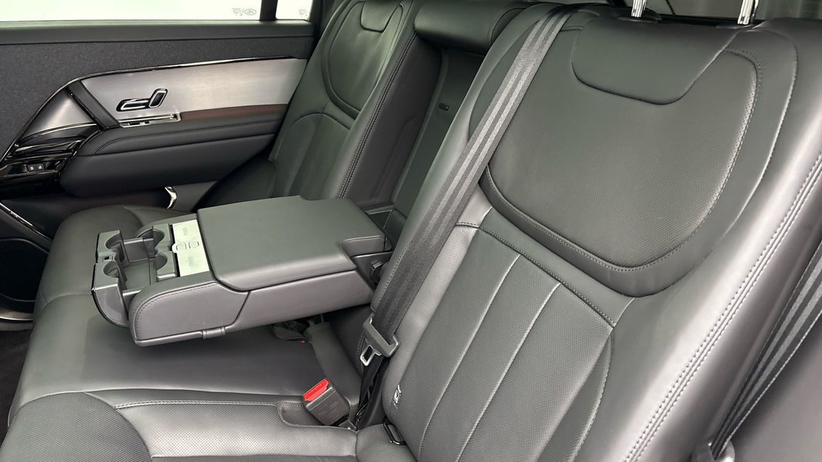 Land Rover Range Rover Sport Image 9