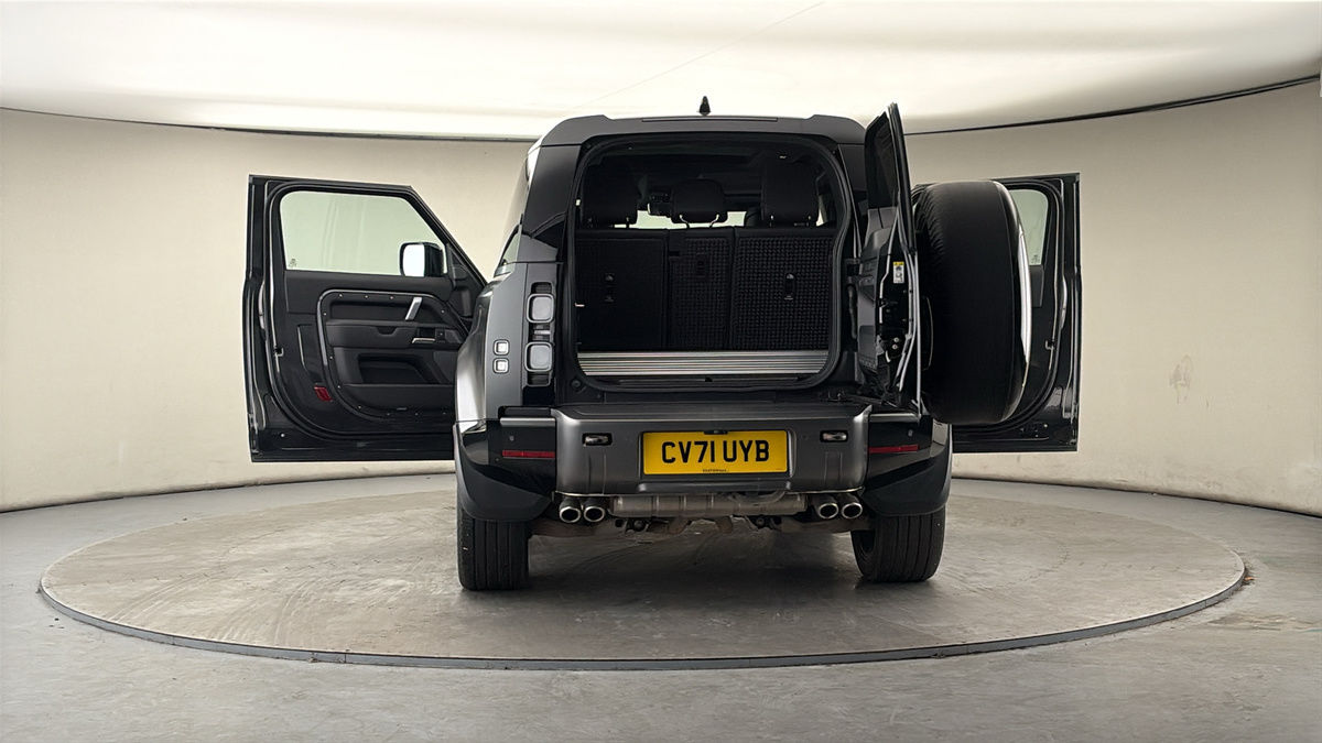 More views of Land Rover Defender 90