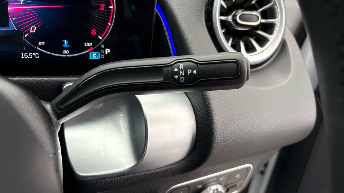 Mercedes-Benz GLB Image 6