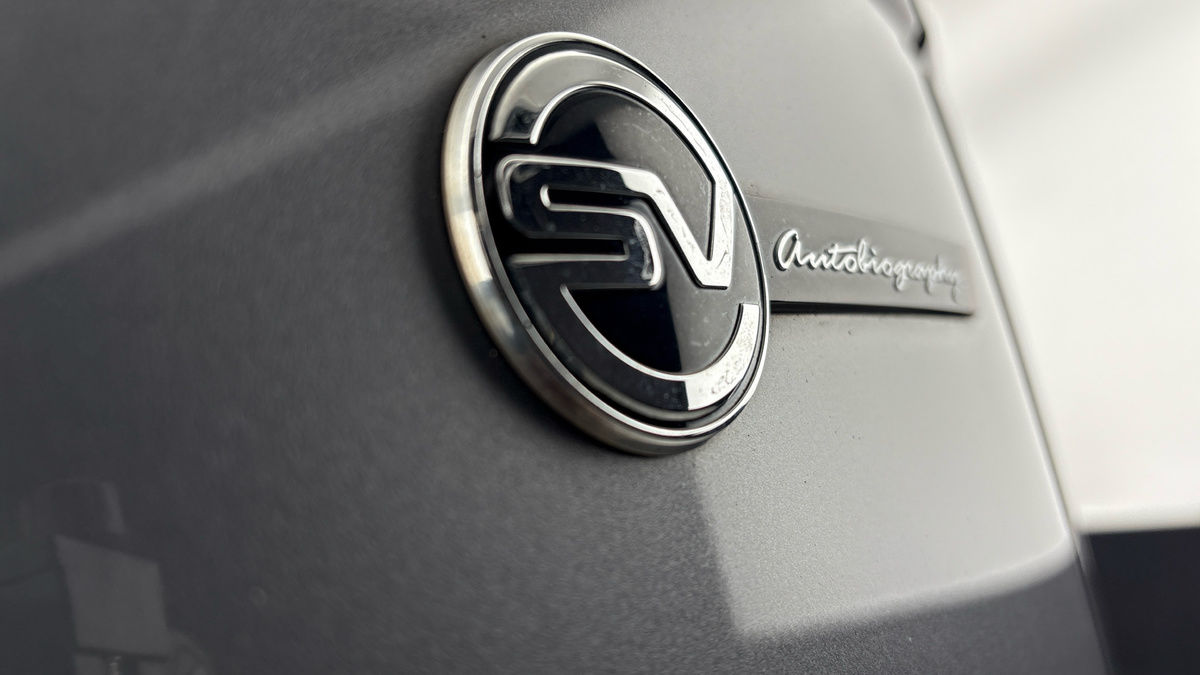 Land Rover Range Rover Velar Image 27