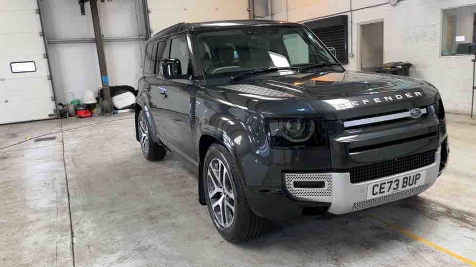 More views of Land Rover Defender 110