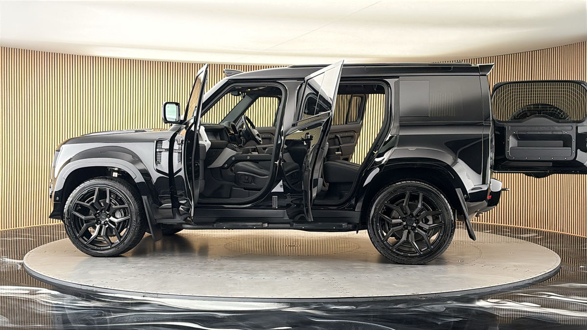 More views of Land Rover Defender 110