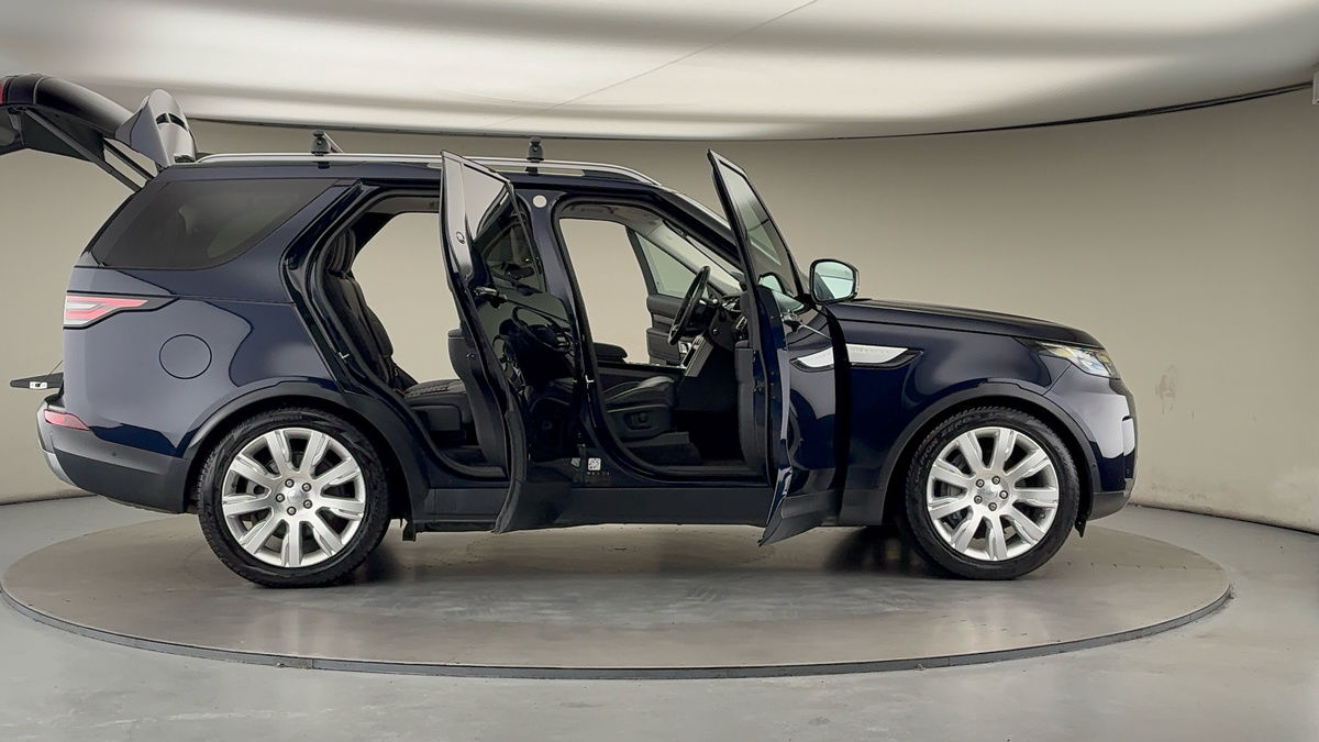 More views of Land Rover Discovery