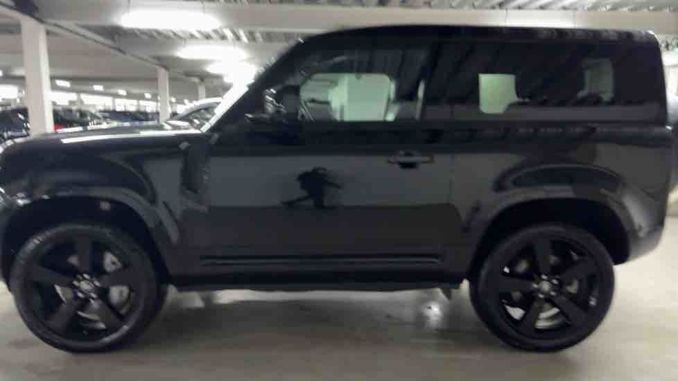 More views of Land Rover Defender 90