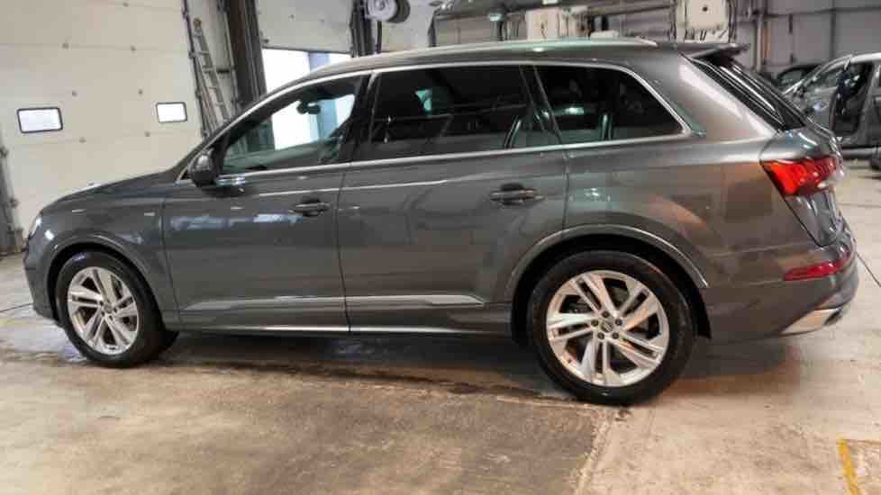 More views of Audi Q7