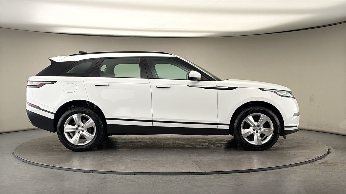 Land Rover Range Rover Velar Image 16