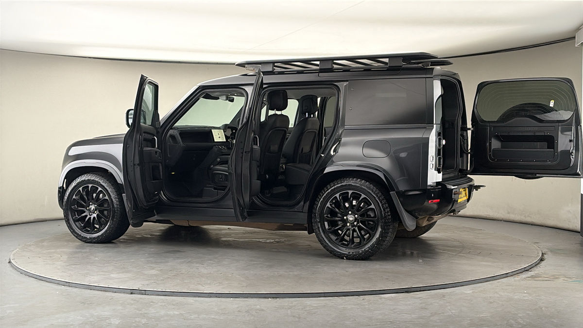 More views of Land Rover Defender 110