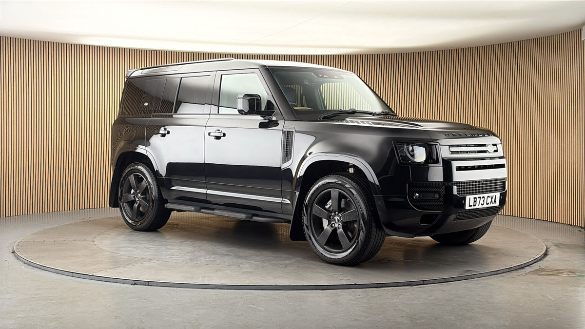 More views of Land Rover Defender 110