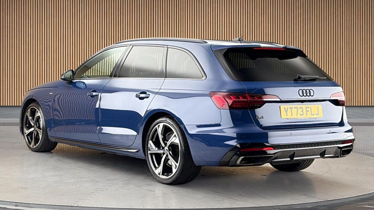 Audi A4 Avant Image 2