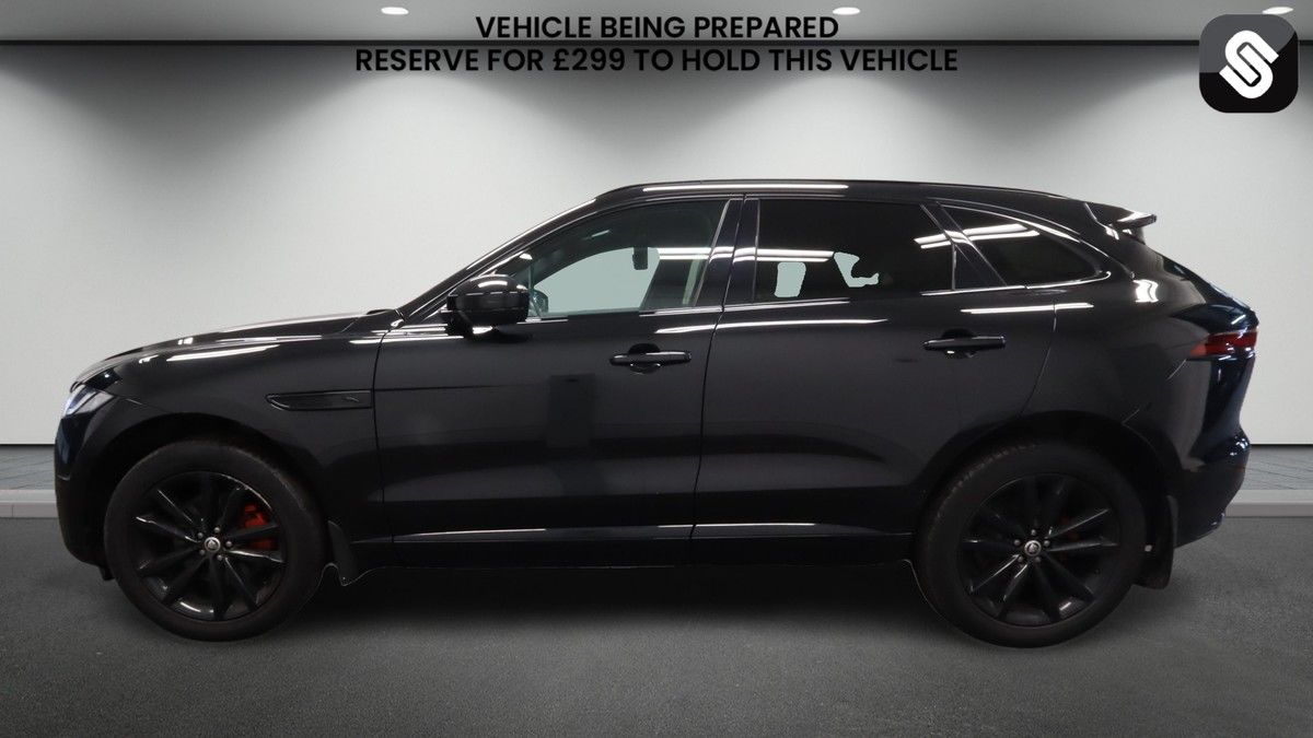 Jaguar F-PACE Image 6