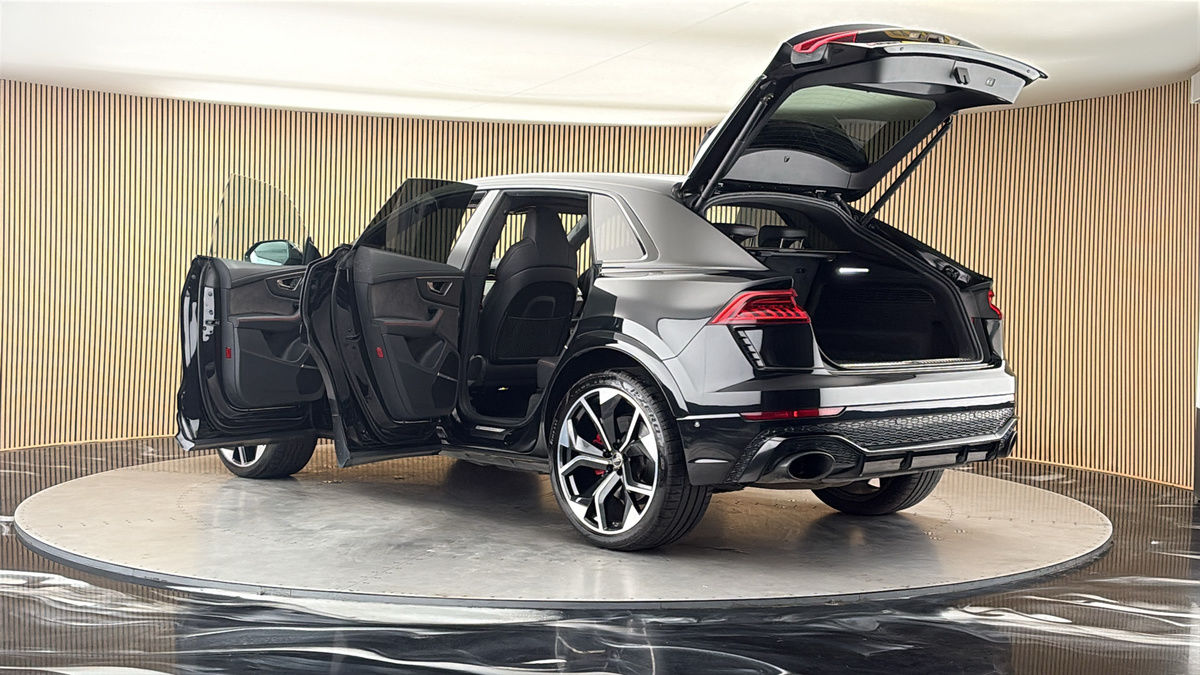 More views of Audi RSQ8