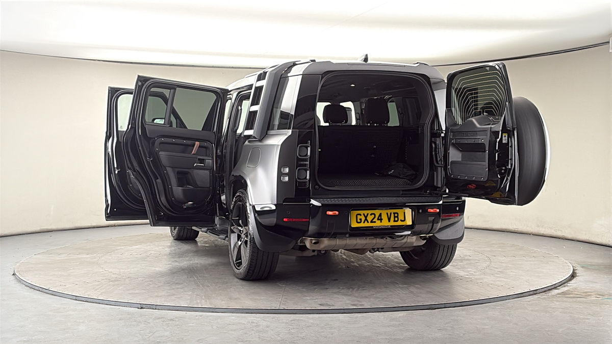 More views of Land Rover Defender 110