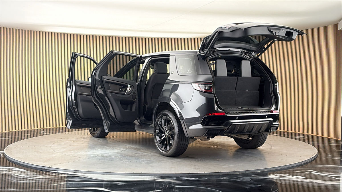 Land Rover Discovery Sport Image 23