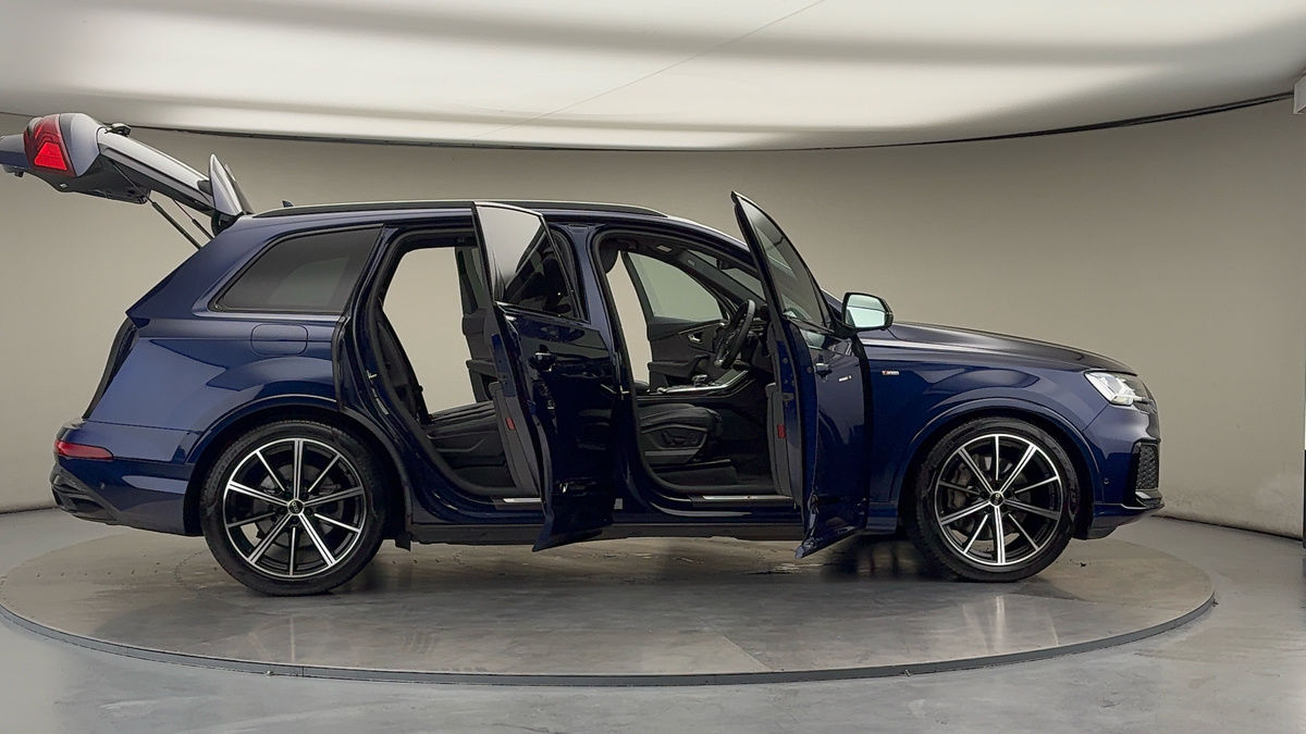 More views of Audi Q7