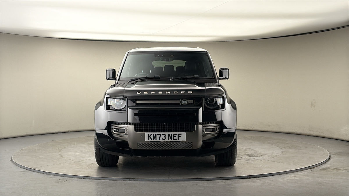 Land Rover Defender 110 Image 3