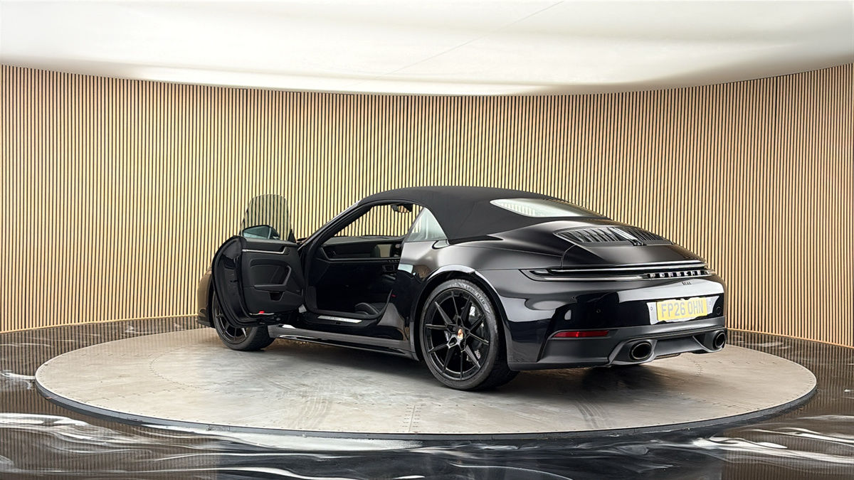 More views of Porsche 911