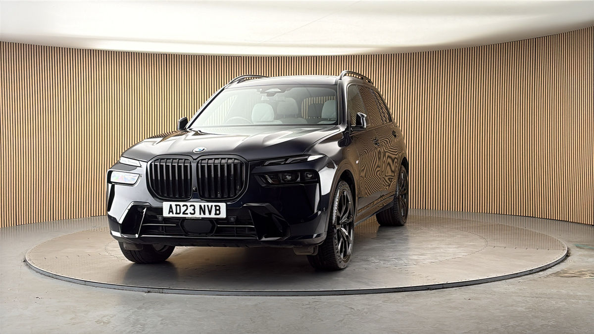 More views of BMW X7