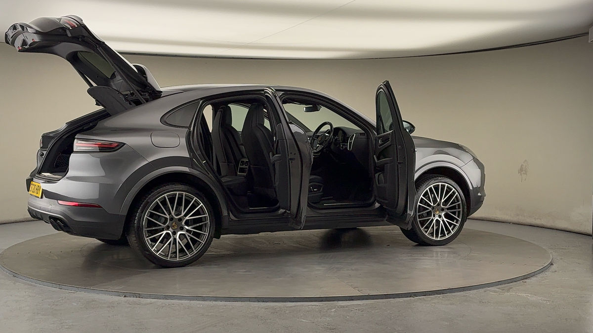 More views of Porsche Cayenne