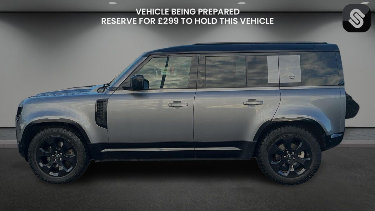 Land Rover Defender 110 Image 6