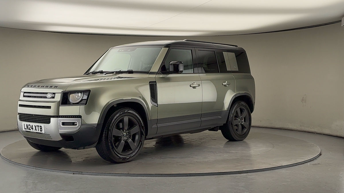 Land Rover Defender 110 Image 20