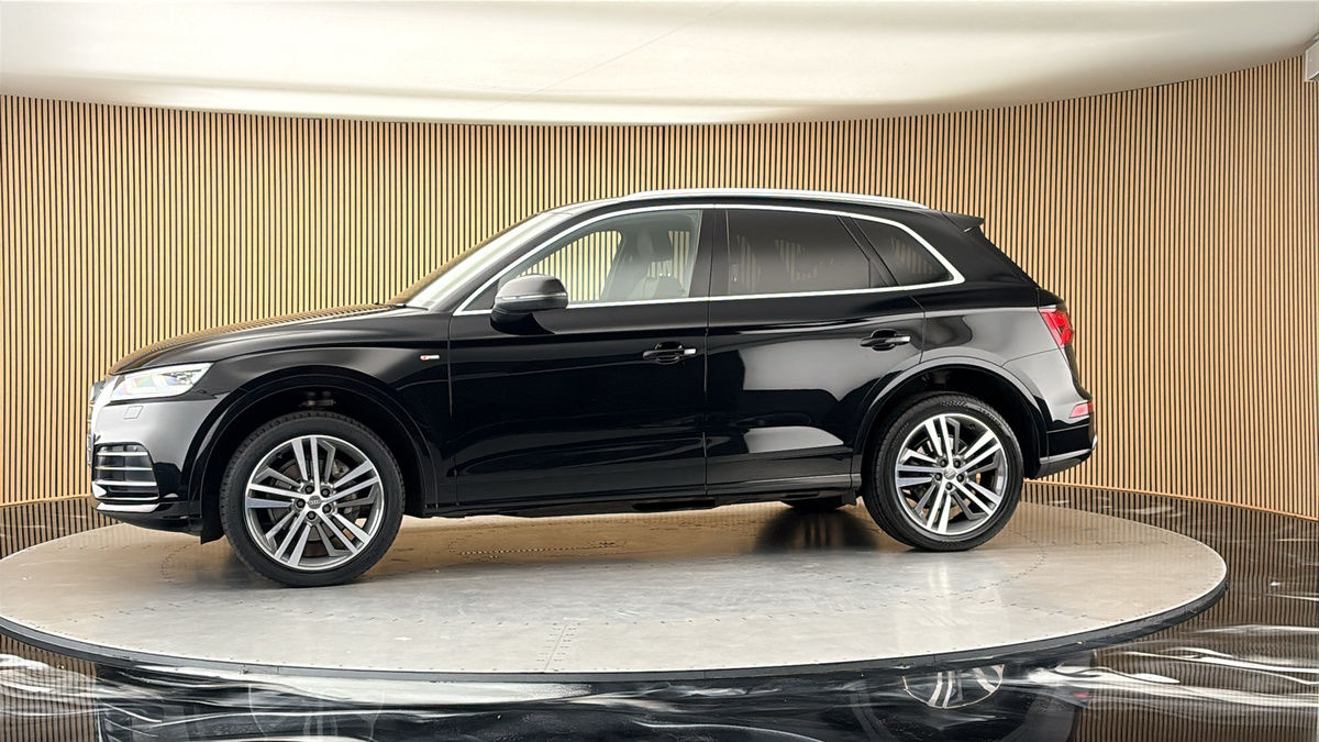 More views of Audi Q5