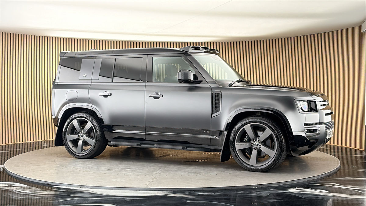 More views of Land Rover Defender 110