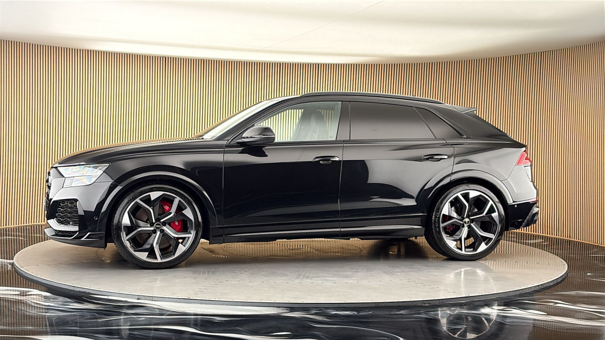 More views of Audi RSQ8