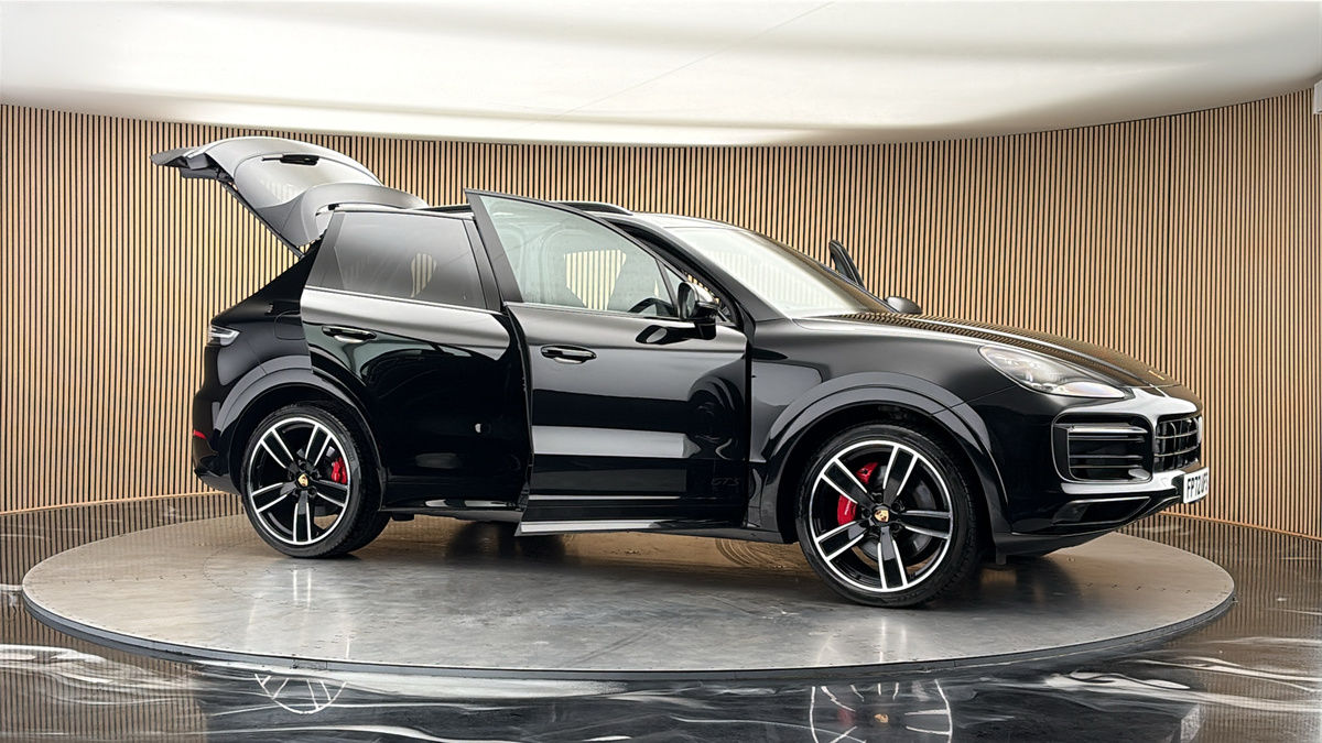 More views of Porsche Cayenne