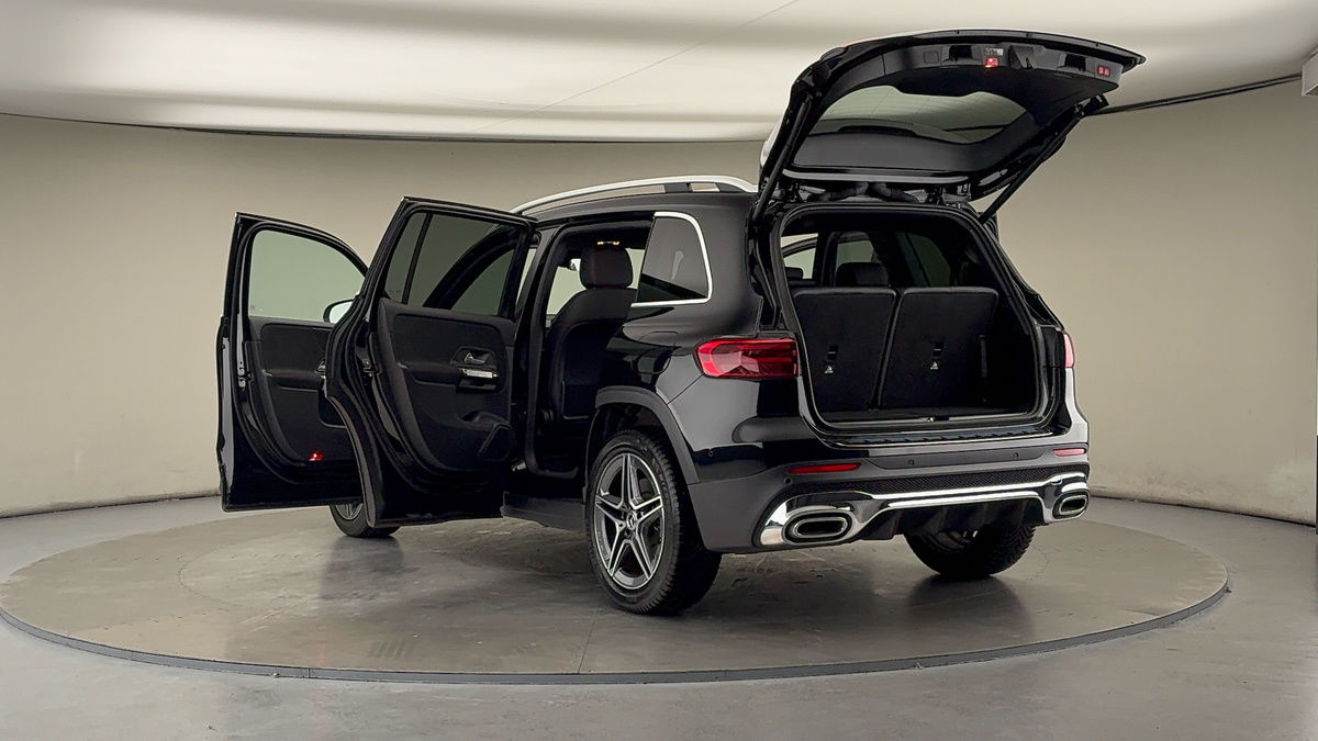 Mercedes-Benz GLB Image 23