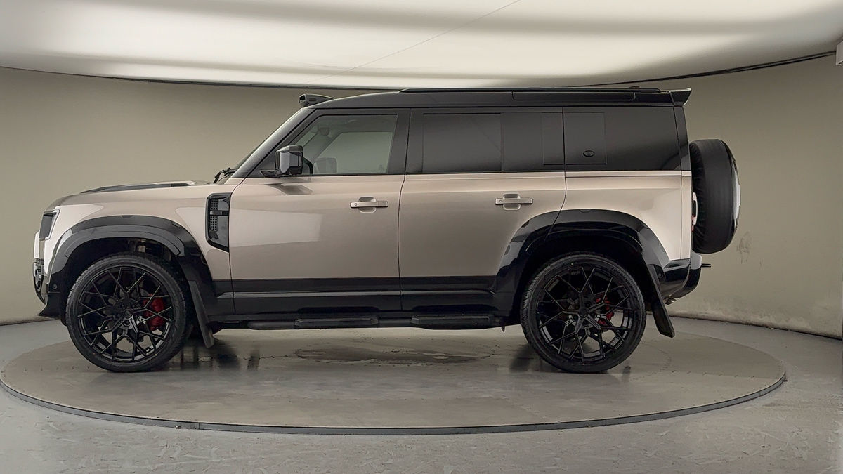 Land Rover Defender 110 Urban Image 15