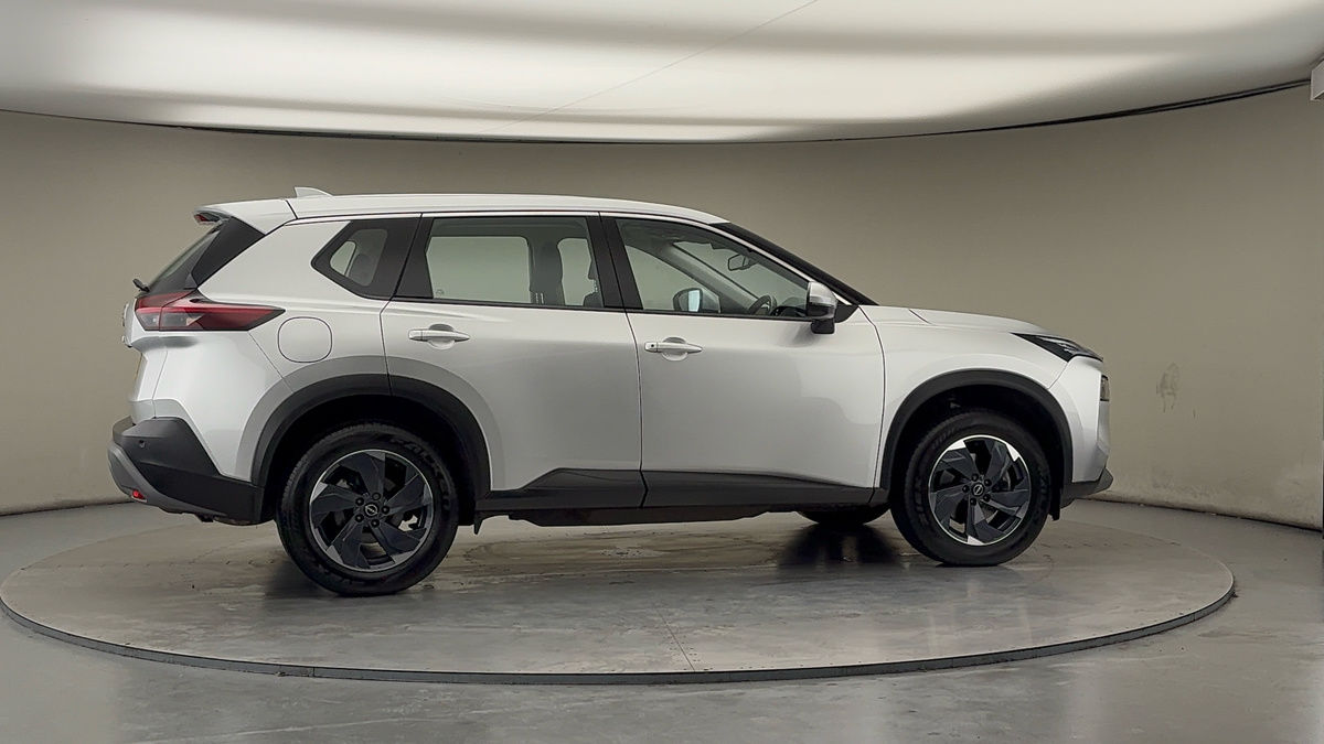 More views of Nissan X-Trail