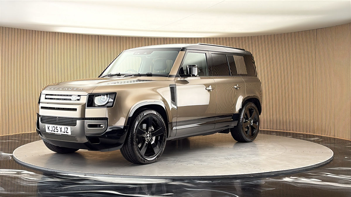 More views of Land Rover Defender 110