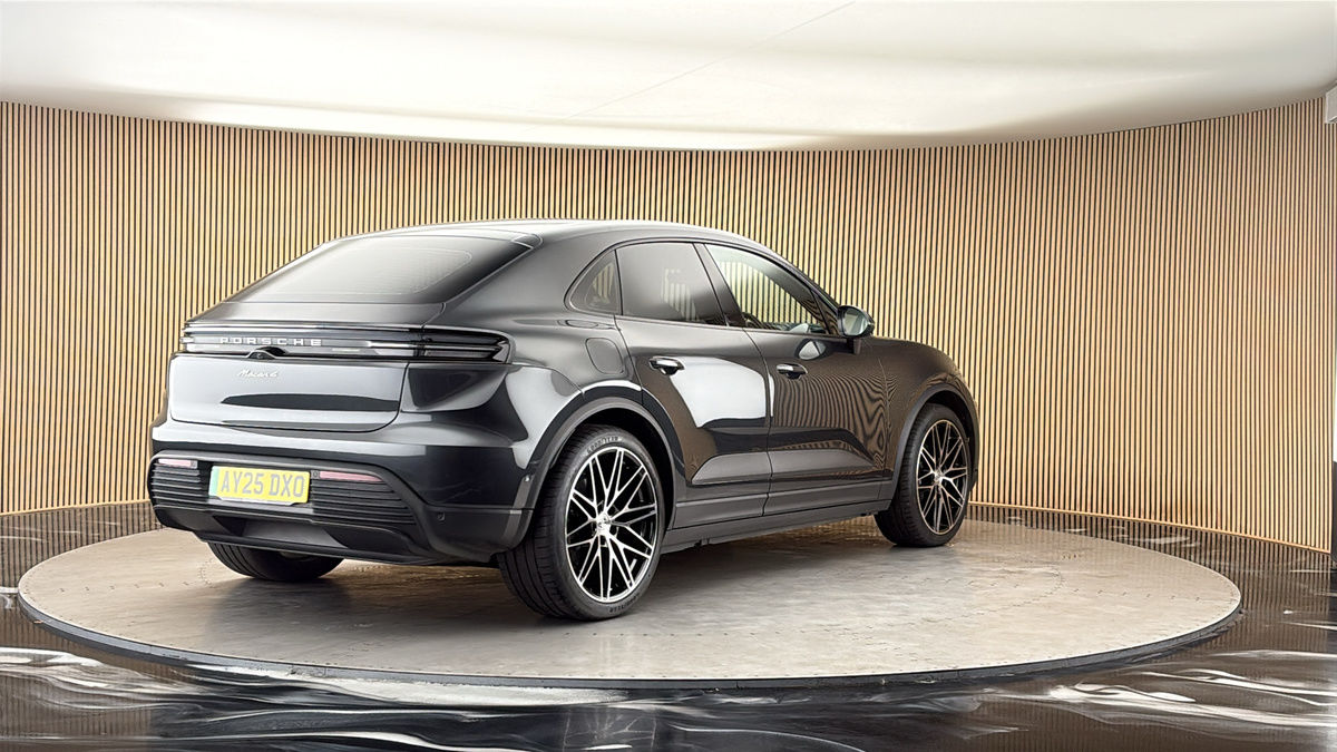 More views of Porsche Macan